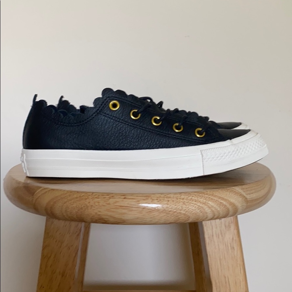Converse Chuck Taylor All Star Scallop Sneaker